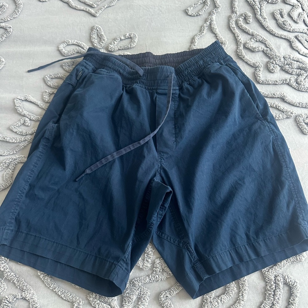 Men’s lululemon shorts